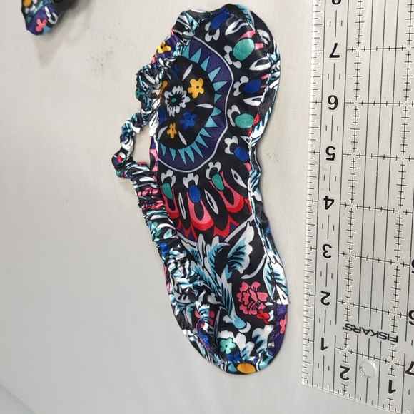 Vera Bradley Travel Sleep Set (Missing Pillowcase) Stained Glass Medalli… - Picture 5 of 7